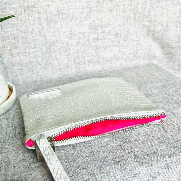 Silver faux leather snake print Rodan & Fields clutch or makeup bag. - Picture 6 of 6